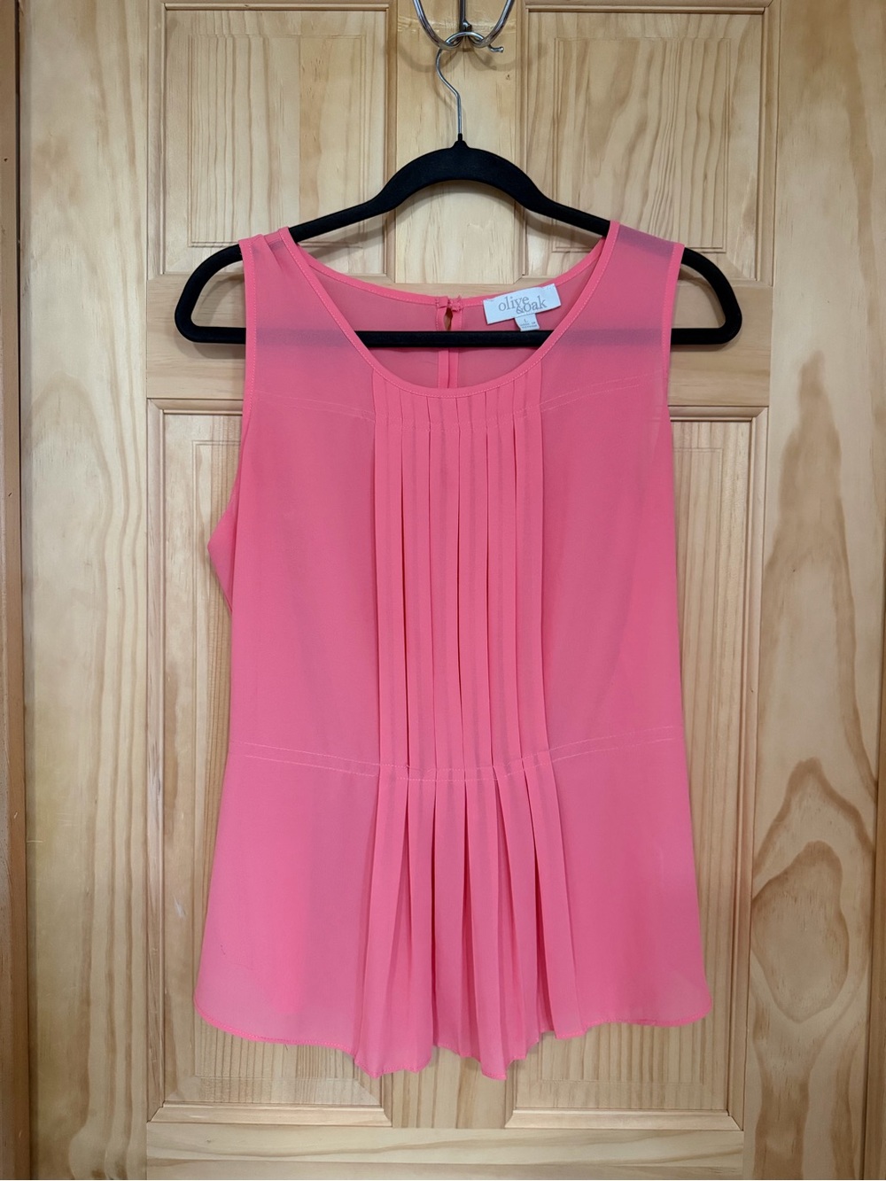 Olive & Oak Coral Pink Pleated Sleeveless Camisole